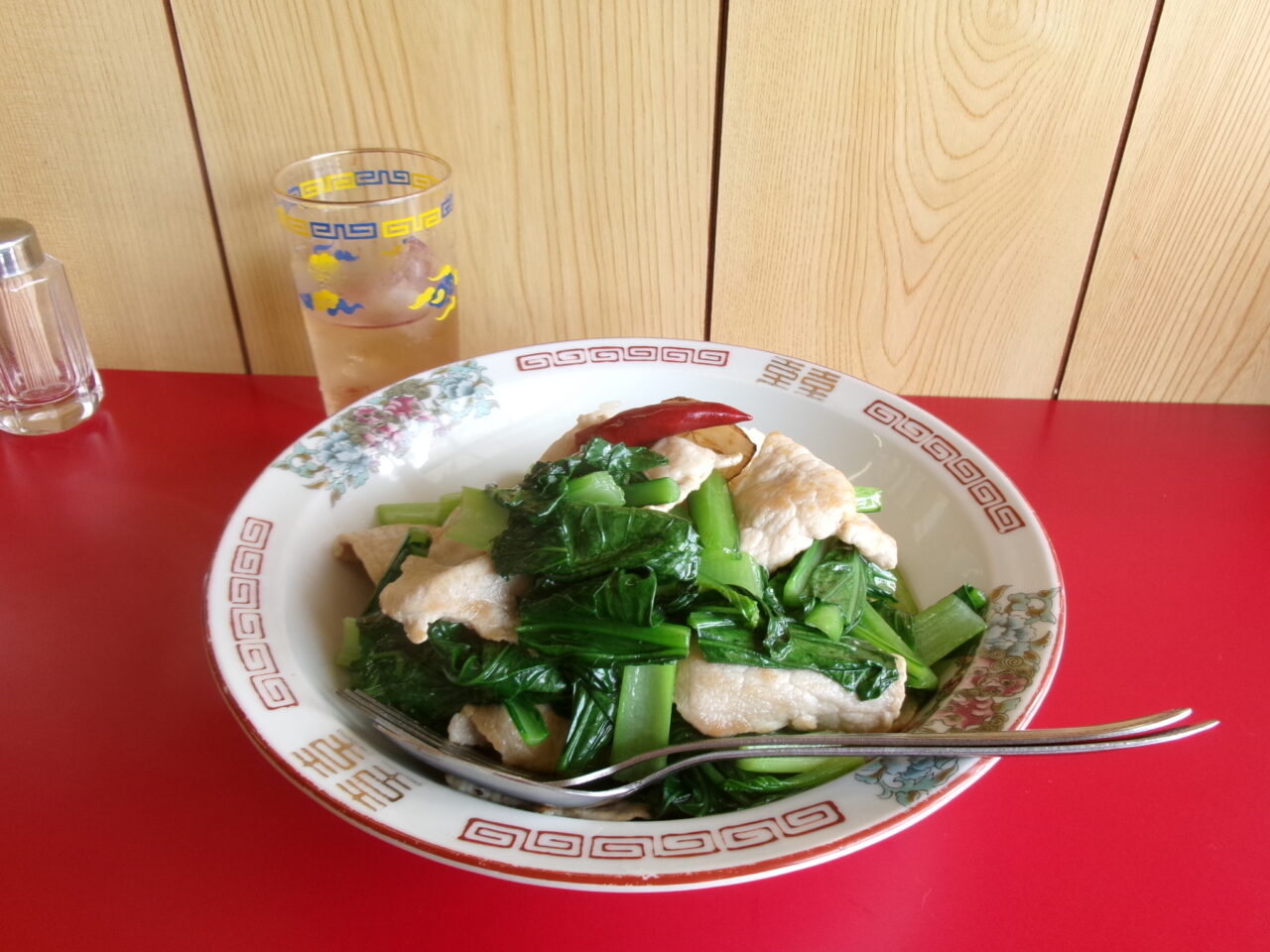 南天飯店豚と青菜の炒めのせ