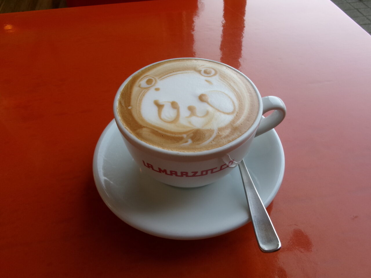 カフェロッソカプチーノアート
