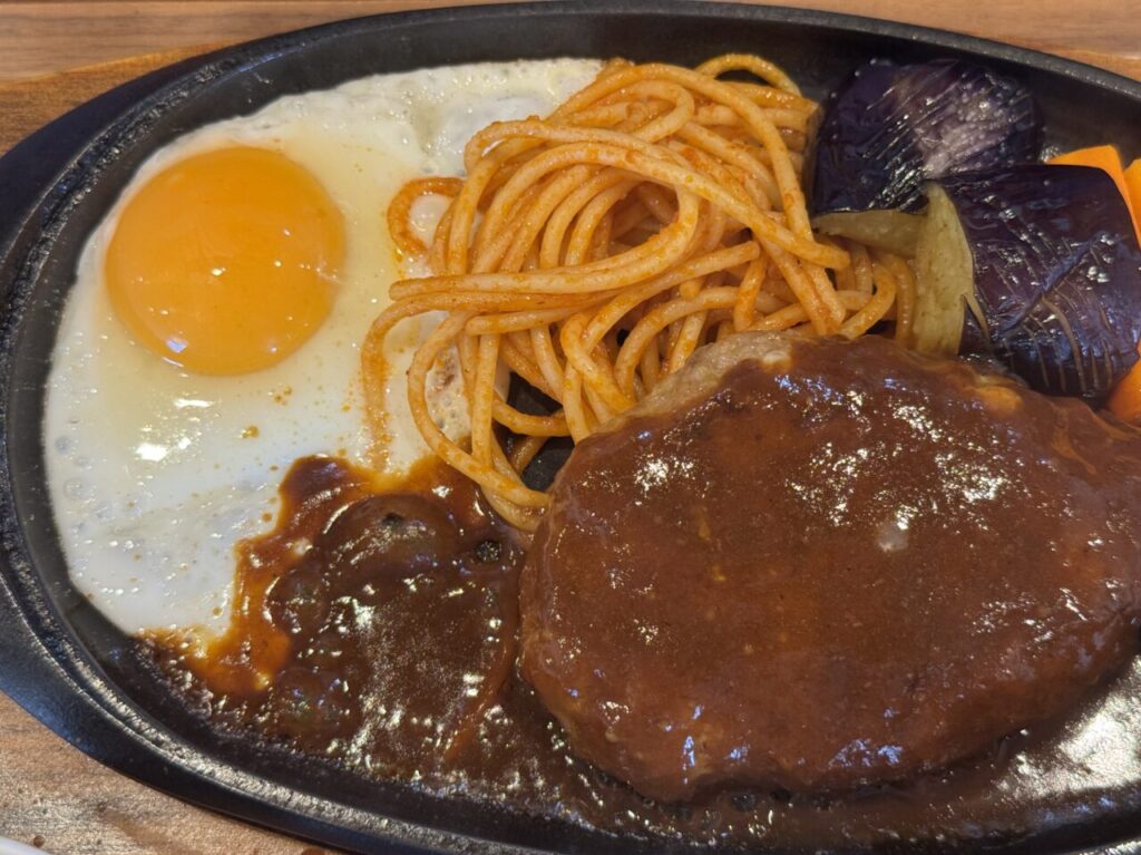 カメノ食堂ハンバーグ