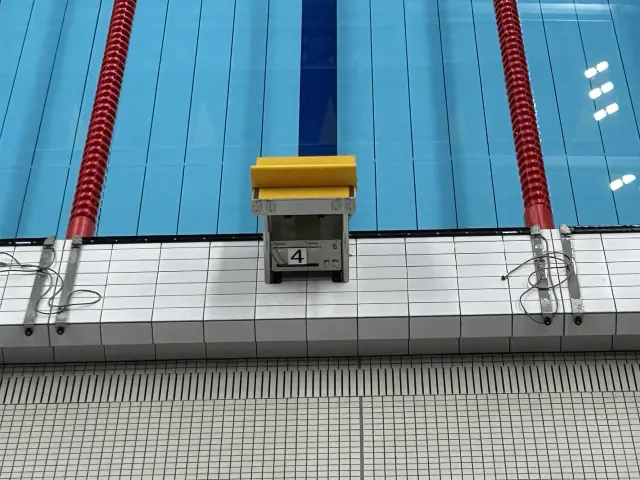 プール